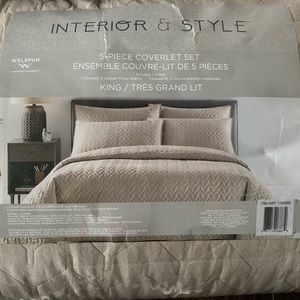 Cream/tan coloured quiltlette used once.